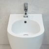 Bidet w łazience marynistycznej