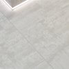 kolorowa łazienka z lastryko Corten Ghiaia  Blanco Mosaico
