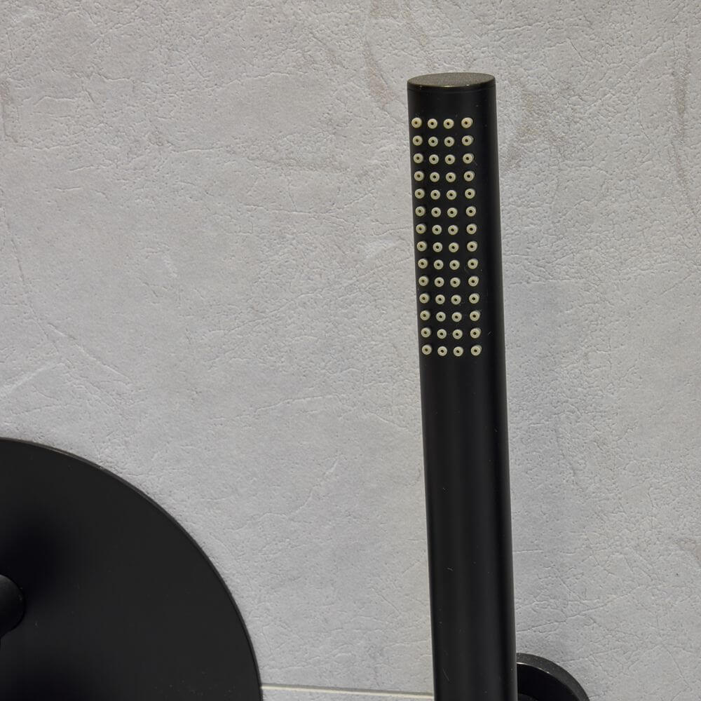 Kontrast w nowoczesnej łazience czarne płytki Gekko Black Mat