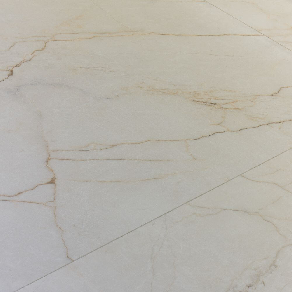 Łazienka w ciepłych tonacjach Venice Ivory Ceramica Limone