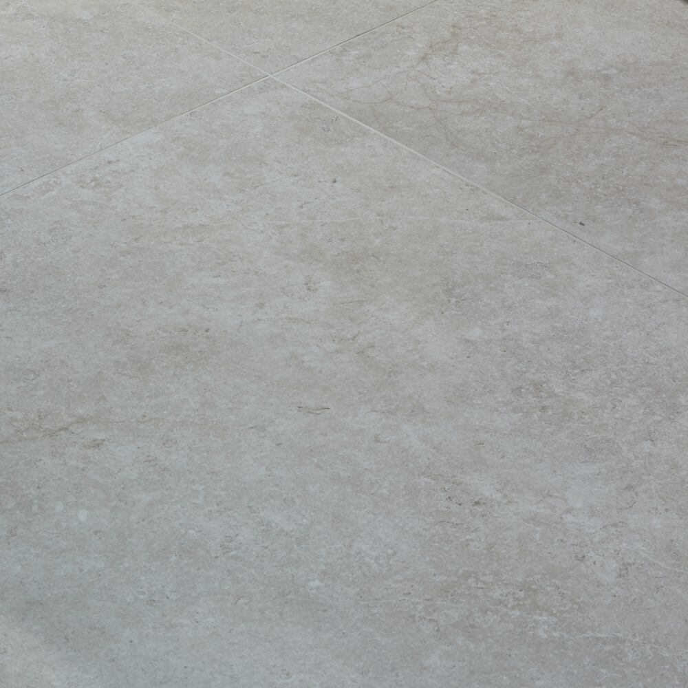 Nowoczesna łazienka z drewnem Landstone Clay