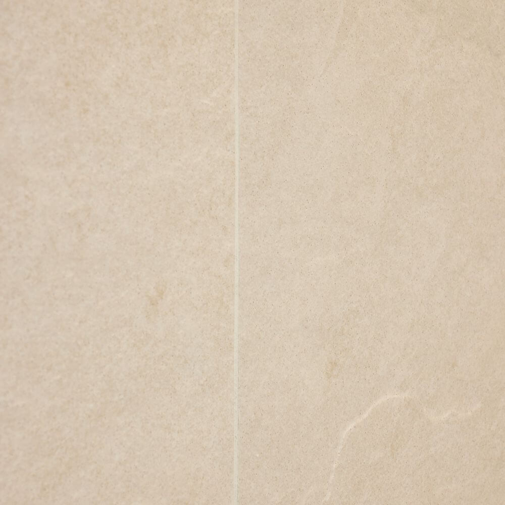 Minimalistyczna łazienka z płytkami Ash Beige