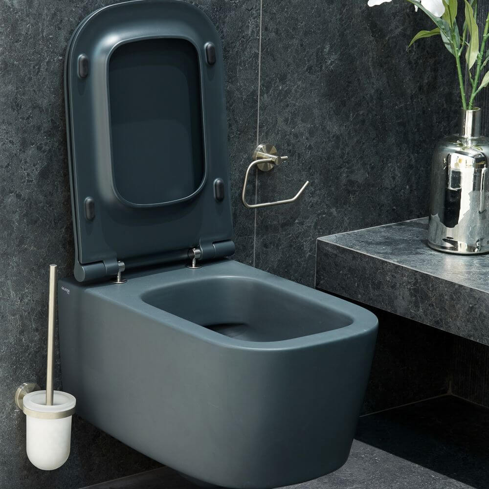 Łazienka w stylu nowoczesnym z czarnymi płytkami Limestone Belgium Black